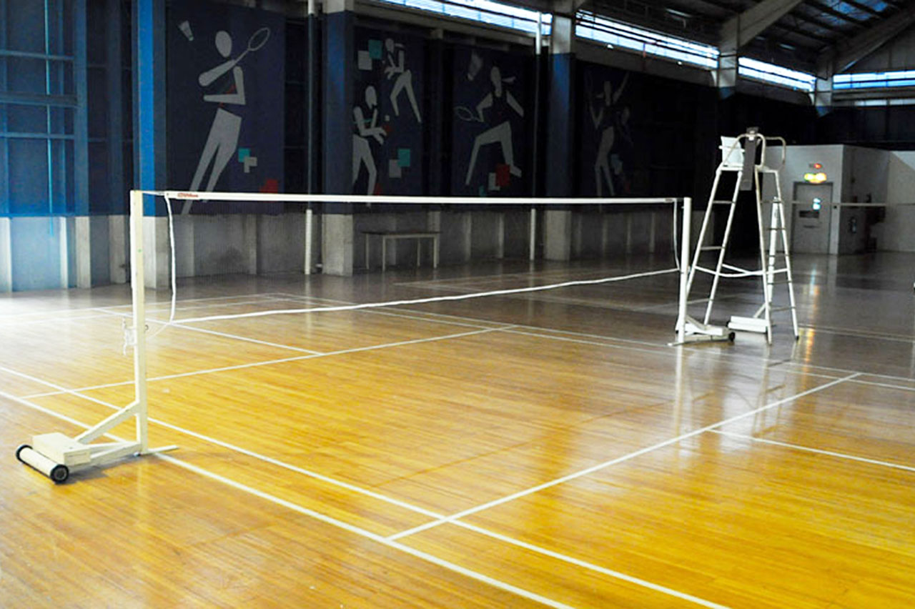 Badminton Courts Crown Tower Executive College   Badminton 